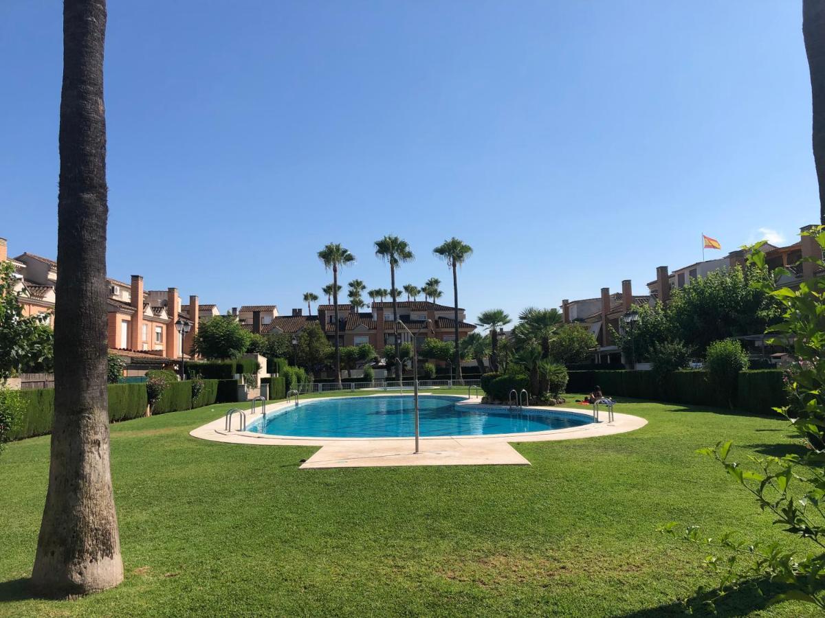 Adosado Para Familias Al Lado De La Playa, Con Piscina Castellon de la Plana Luaran gambar
